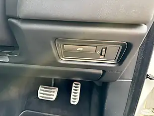 Used 2013 Land Rover Range Rover Evoque Dynamic White - Interior and Exterior details 15