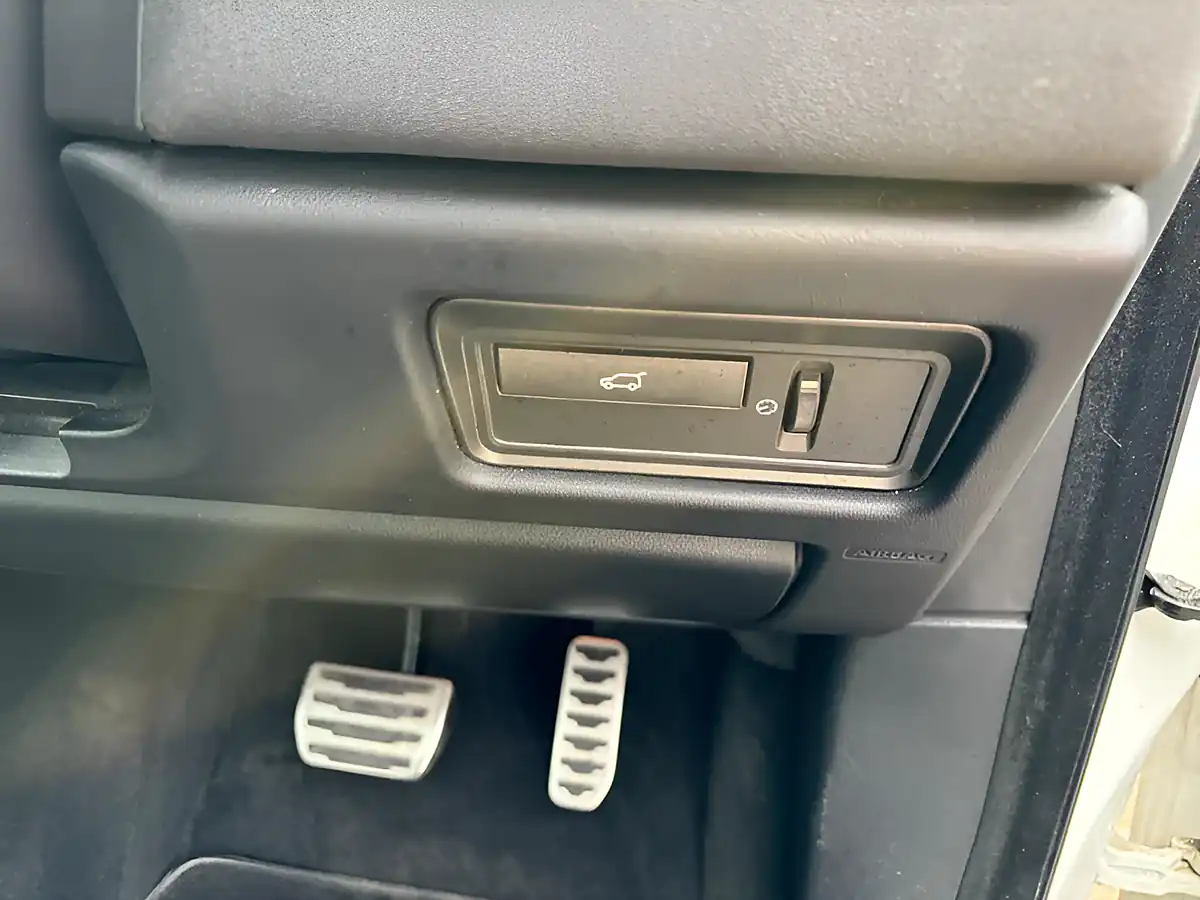 Used 2013 Land Rover Range Rover Evoque Dynamic White - Interior and Exterior details 15