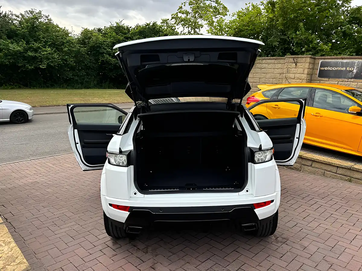 Used 2013 Land Rover Range Rover Evoque Dynamic White - Interior and Exterior details 19