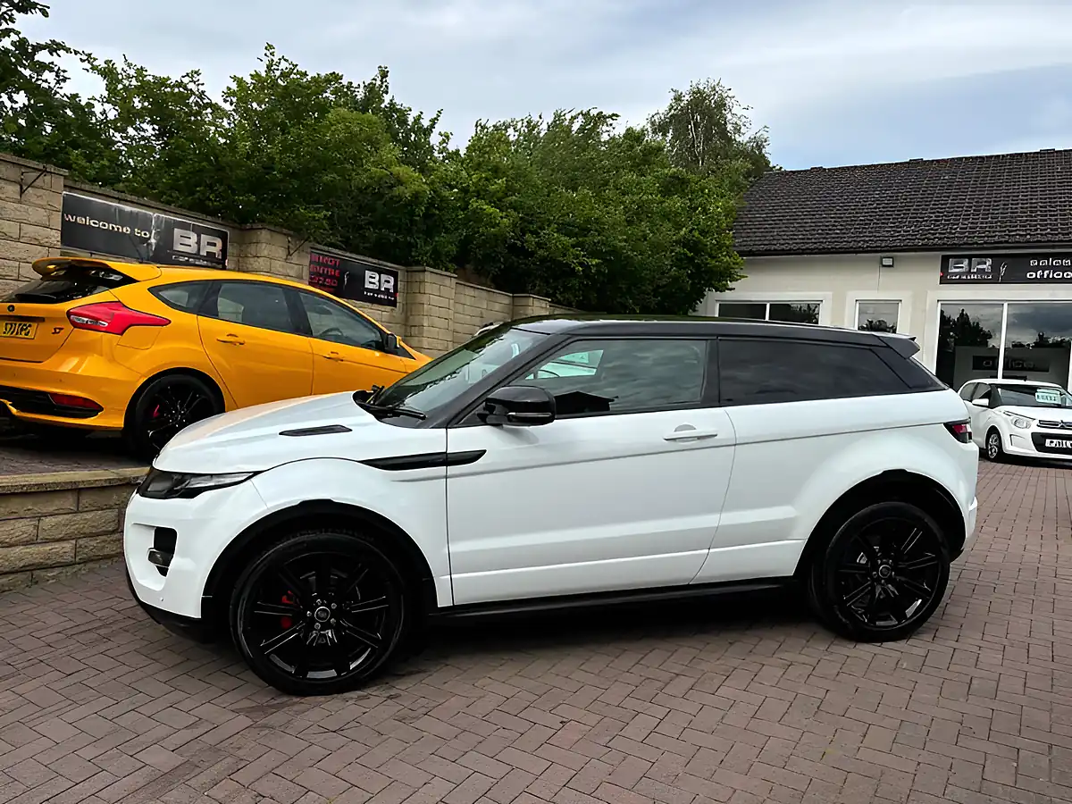 Used 2013 Land Rover Range Rover Evoque Dynamic White - Interior and Exterior details 5