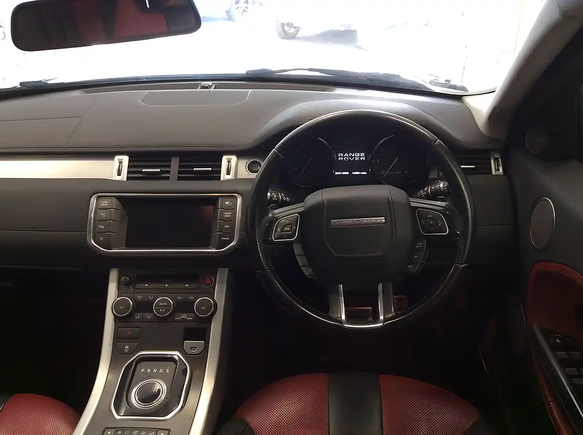 Used 2013 Land Rover Range Rover Evoque Dynamic White - Interior and Exterior details 14