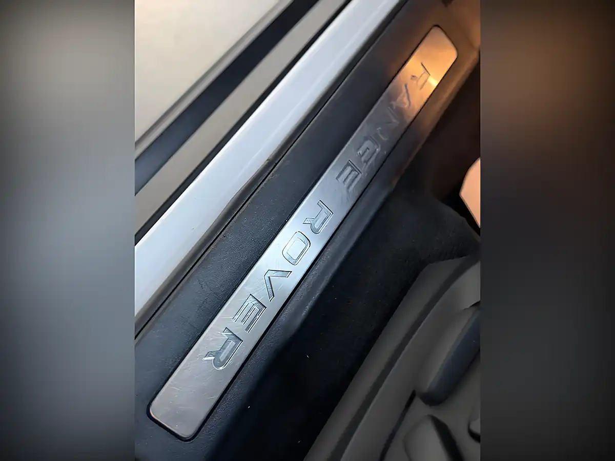 Used 2013 Land Rover Range Rover Evoque Dynamic White - Interior and Exterior details 16