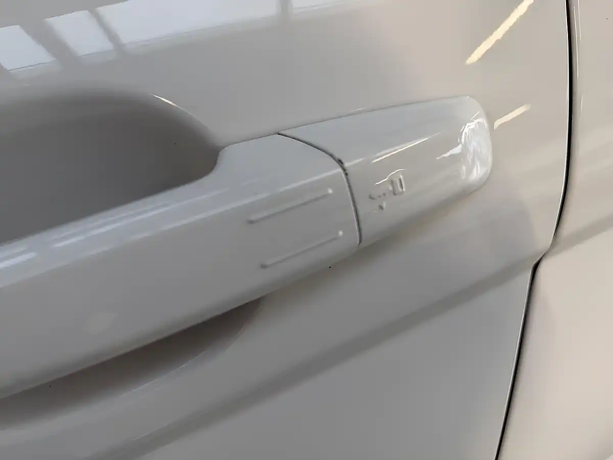 Used 2013 Land Rover Range Rover Evoque Dynamic White - Interior and Exterior details 20