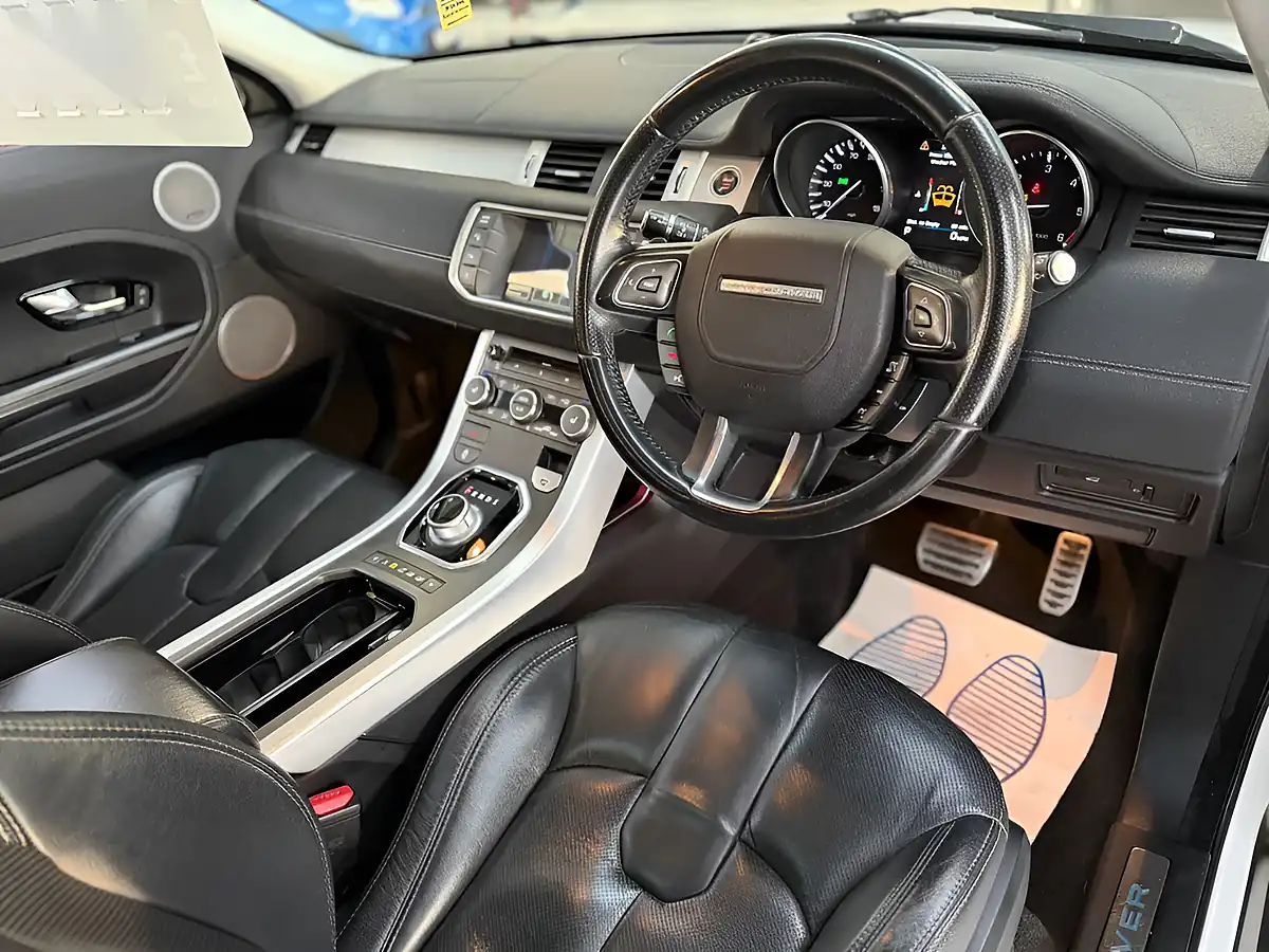 Used 2013 Land Rover Range Rover Evoque Dynamic White - Interior and Exterior details 3