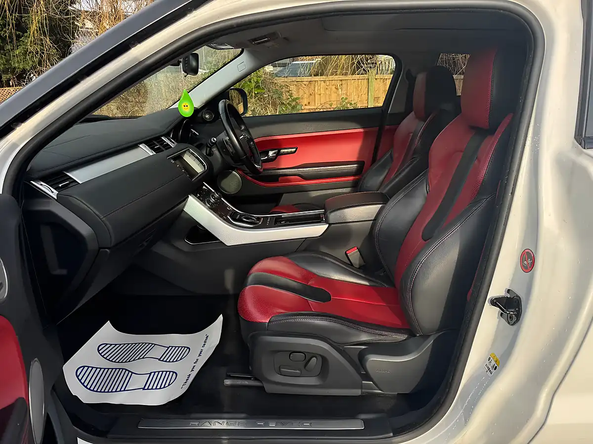 Used 2013 Land Rover Range Rover Evoque Dynamic White - Interior and Exterior details 11
