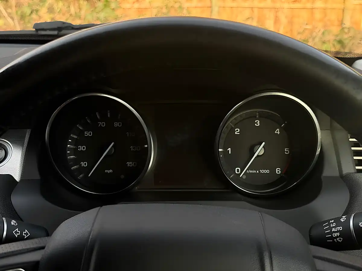 Used 2013 Land Rover Range Rover Evoque Dynamic White - Interior and Exterior details 12