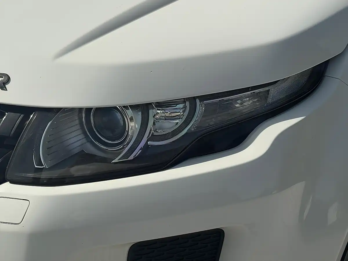 Used 2013 Land Rover Range Rover Evoque Dynamic White - Interior and Exterior details 18