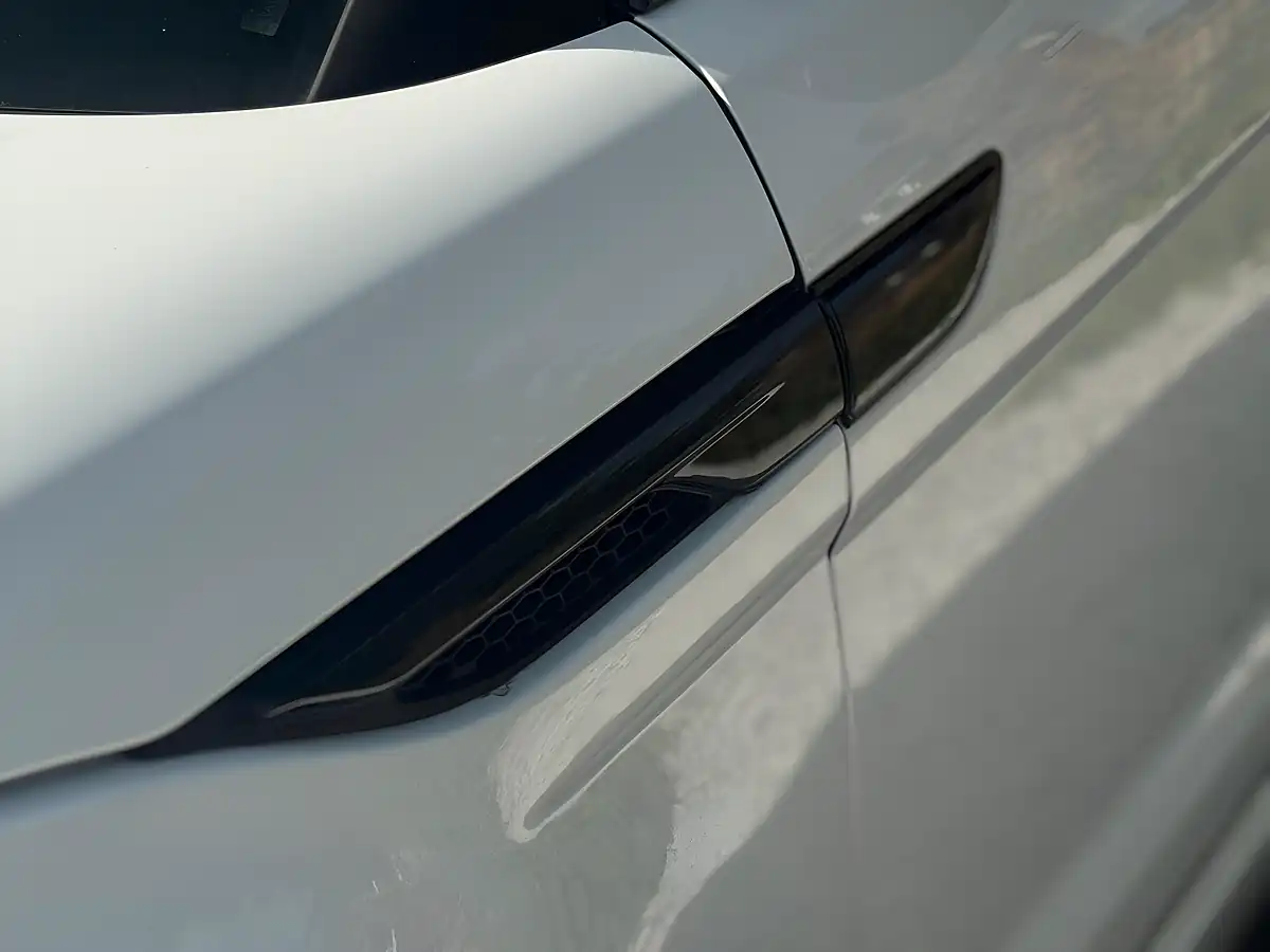 Used 2013 Land Rover Range Rover Evoque Dynamic White - Interior and Exterior details 19