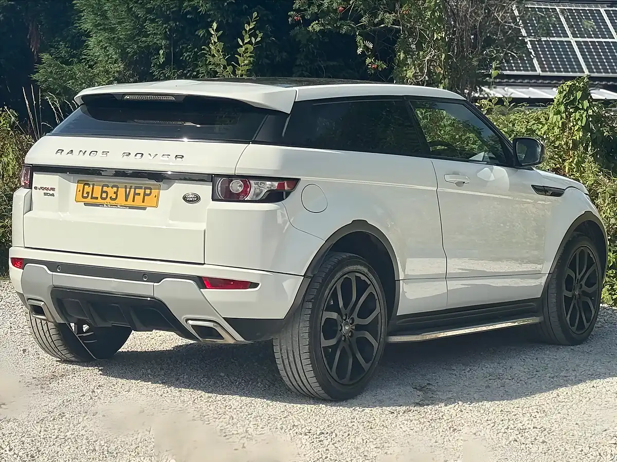 Used 2013 Land Rover Range Rover Evoque Dynamic White - Interior and Exterior details 9