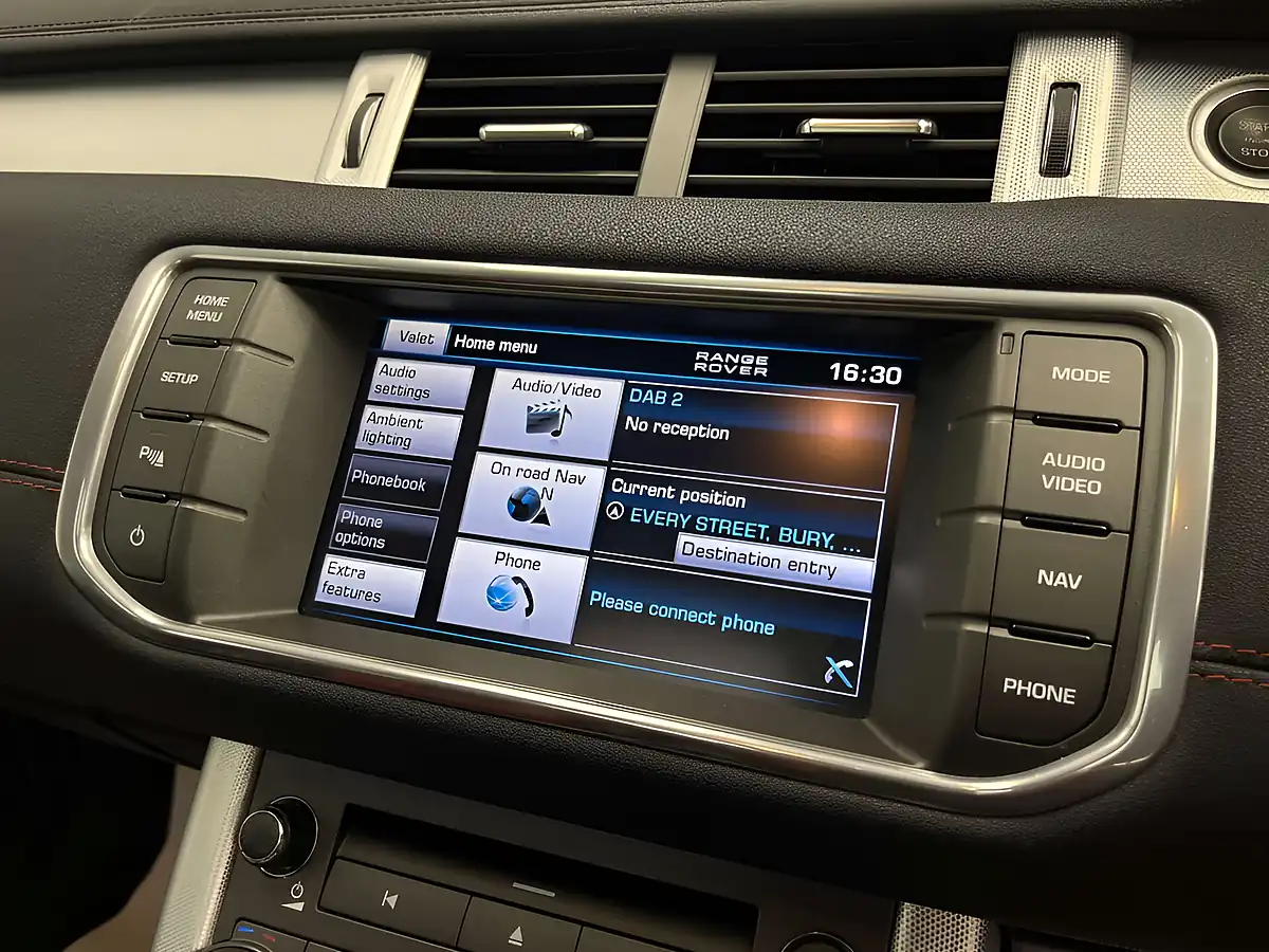 Used 2013 Land Rover Range Rover Evoque Dynamic White - Interior and Exterior details 12