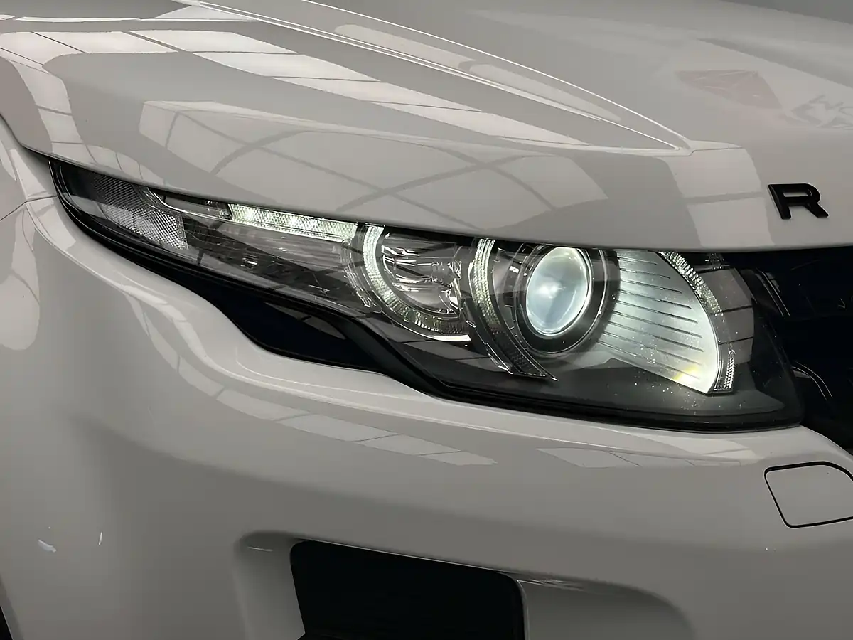 Used 2013 Land Rover Range Rover Evoque Dynamic White - Interior and Exterior details 6