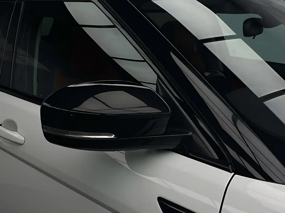 Used 2013 Land Rover Range Rover Evoque Dynamic White - Interior and Exterior details 9