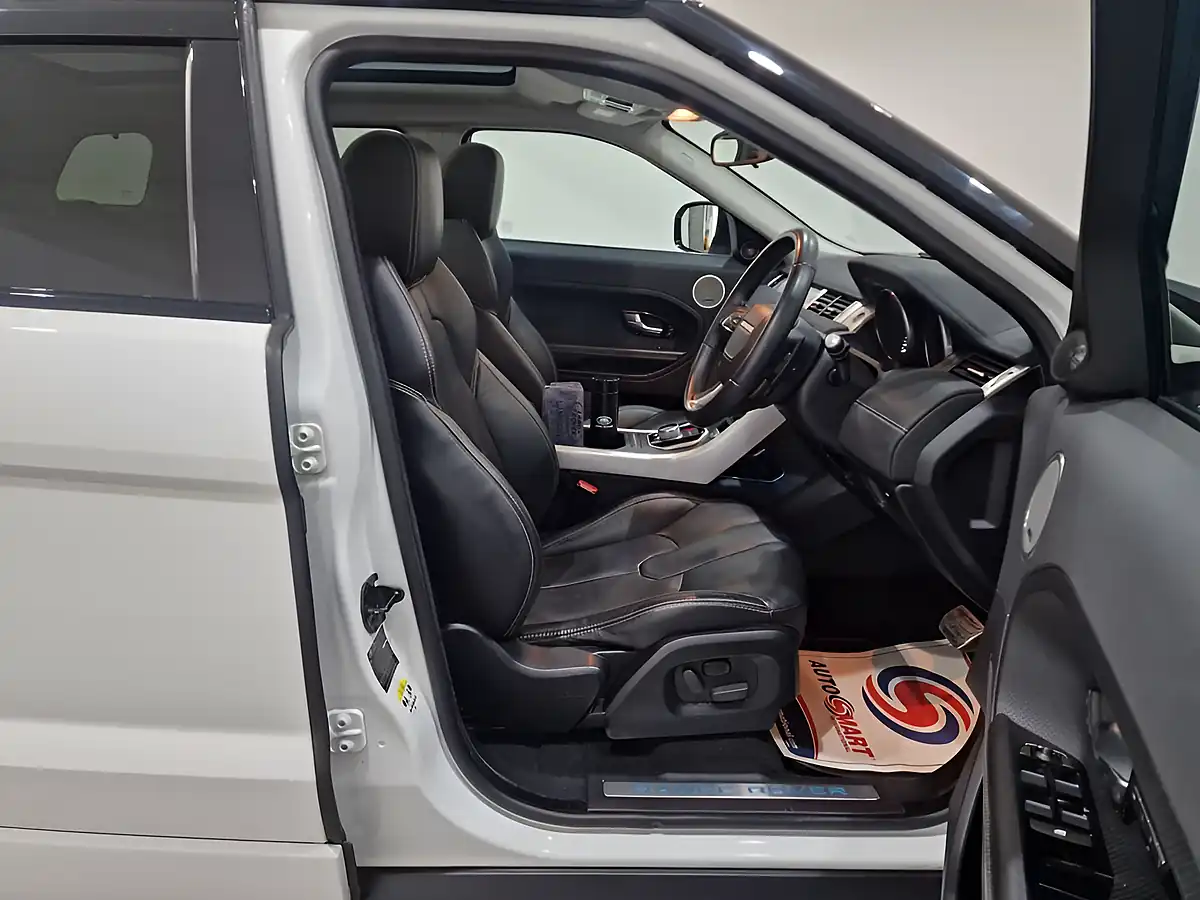 Used 2013 Land Rover Range Rover Evoque Dynamic White - Interior and Exterior details 9