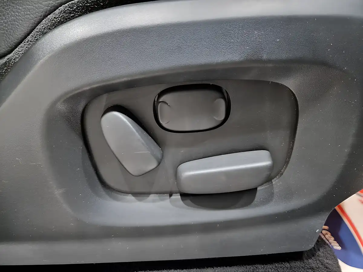 Used 2013 Land Rover Range Rover Evoque Dynamic White - Interior and Exterior details 12