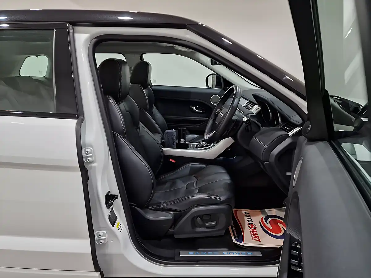 Used 2013 Land Rover Range Rover Evoque Dynamic White - Interior and Exterior details 9