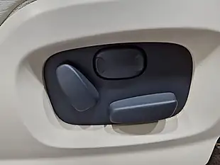 Used 2013 Land Rover Range Rover Evoque Prestige Barolo Black - Interior and Exterior details 12