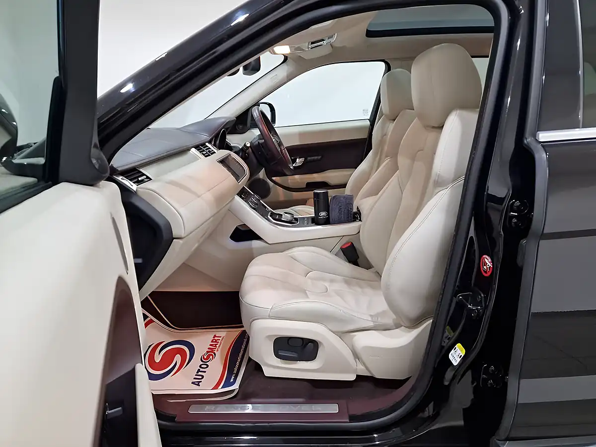 Used 2013 Land Rover Range Rover Evoque Prestige Barolo Black - Interior and Exterior details 17