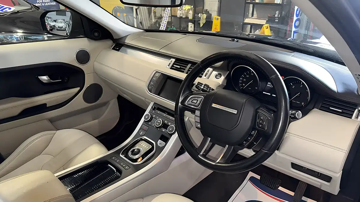 Used 2013 Land Rover Range Rover Evoque Prestige Black - Interior and Exterior details 11