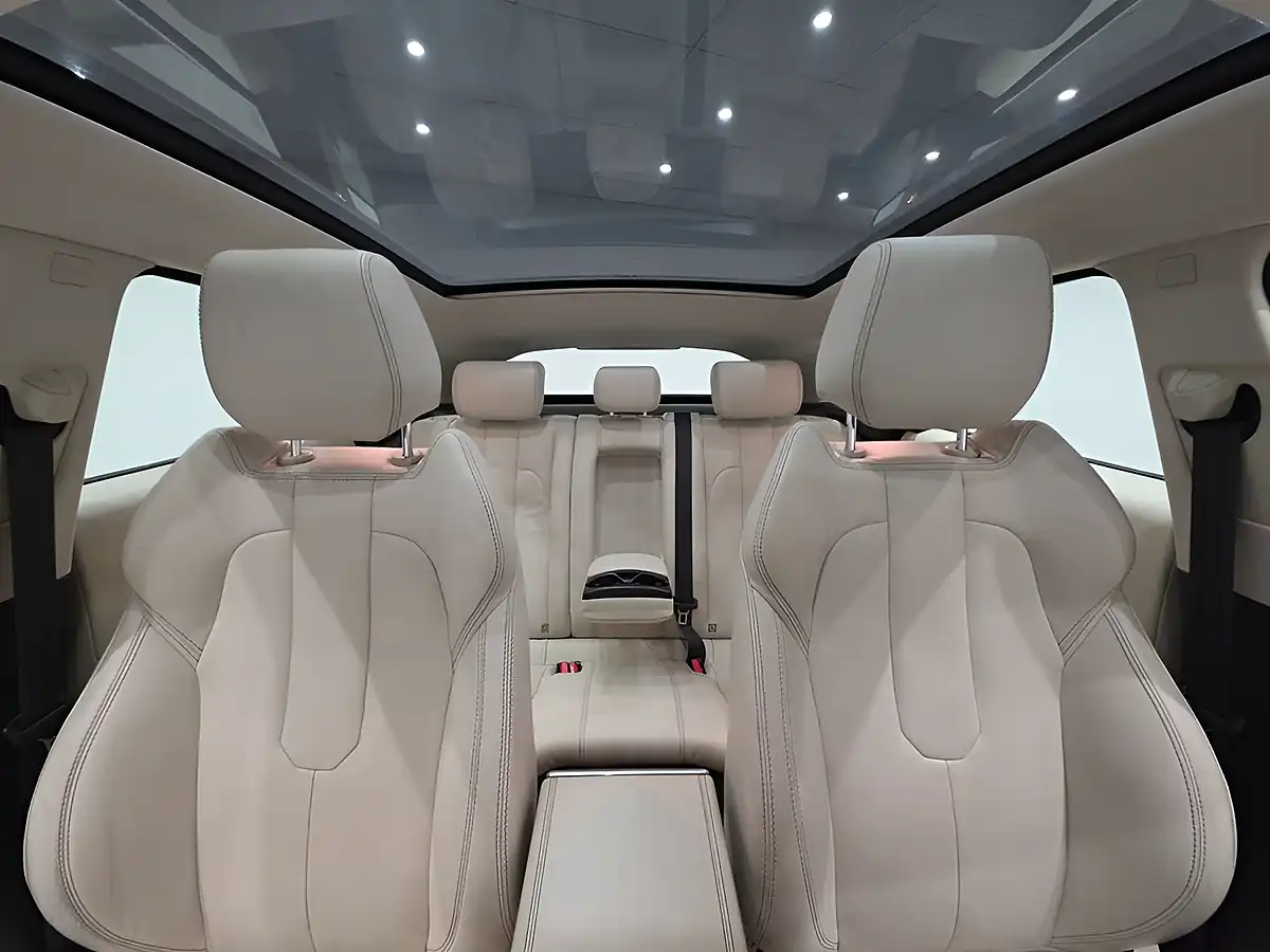 Used 2013 Land Rover Range Rover Evoque Prestige Black - Interior and Exterior details 10
