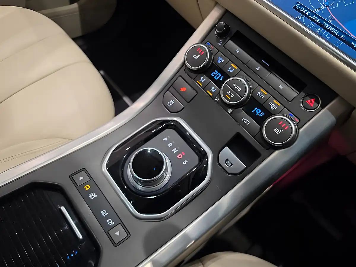 Used 2013 Land Rover Range Rover Evoque Prestige Black - Interior and Exterior details 13