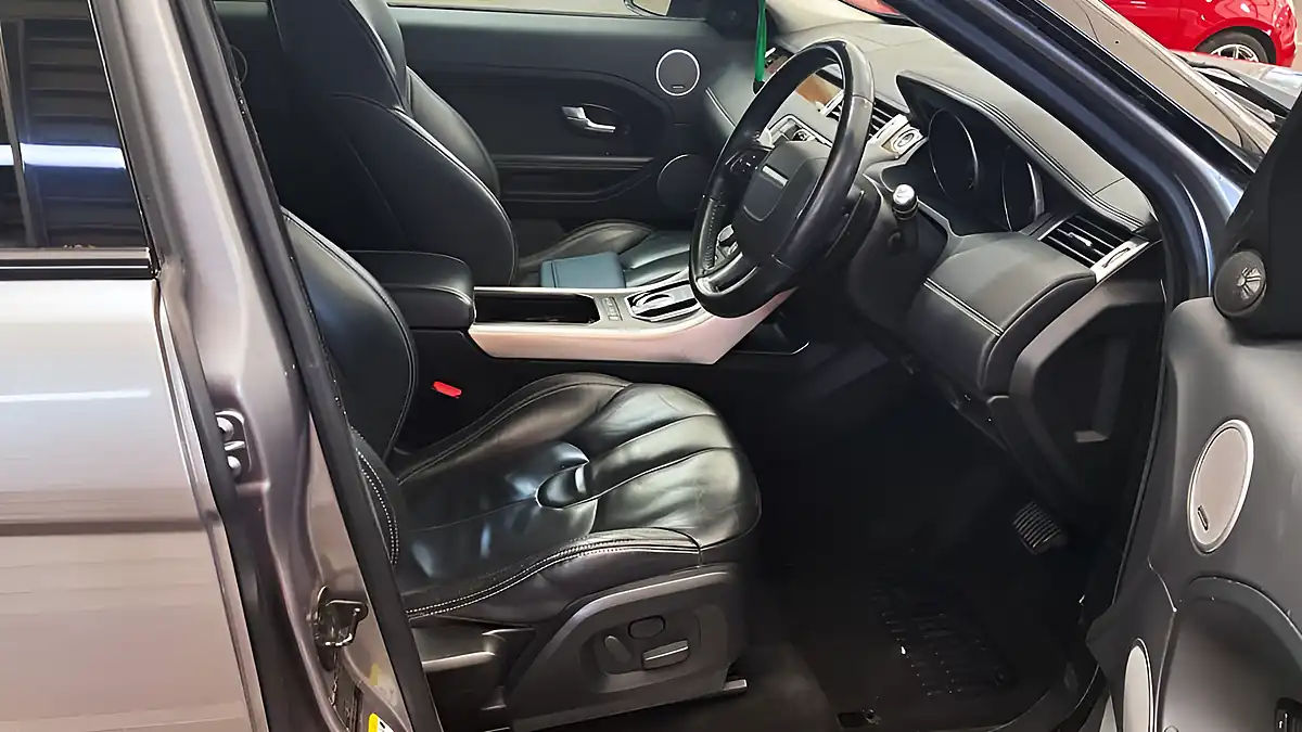 Used 2013 Land Rover Range Rover Evoque Prestige Grey - Interior and Exterior details 7