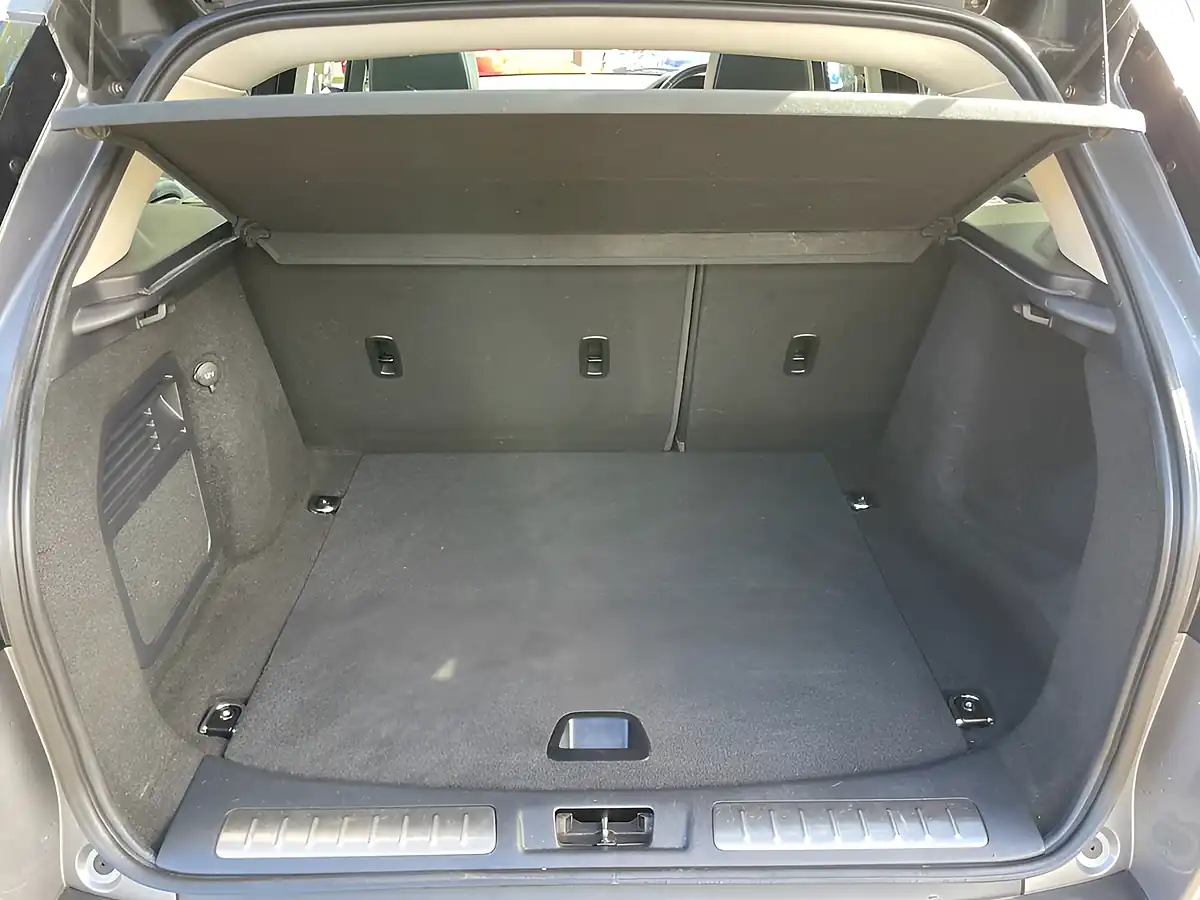 Used 2013 Land Rover Range Rover Evoque Prestige Grey - Interior and Exterior details 19