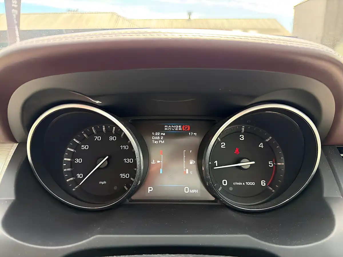 Used 2013 Land Rover Range Rover Evoque Prestige Red - Interior and Exterior details 18
