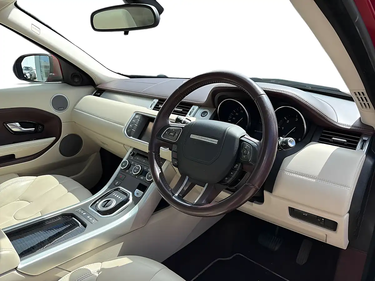 Used 2013 Land Rover Range Rover Evoque Prestige Red - Interior and Exterior details 8