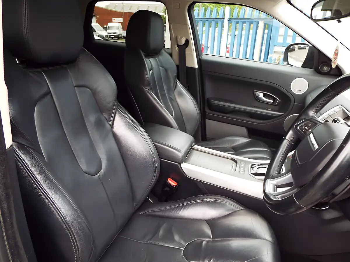 Used 2013 Land Rover Range Rover Evoque Pure Black - Interior and Exterior details 10
