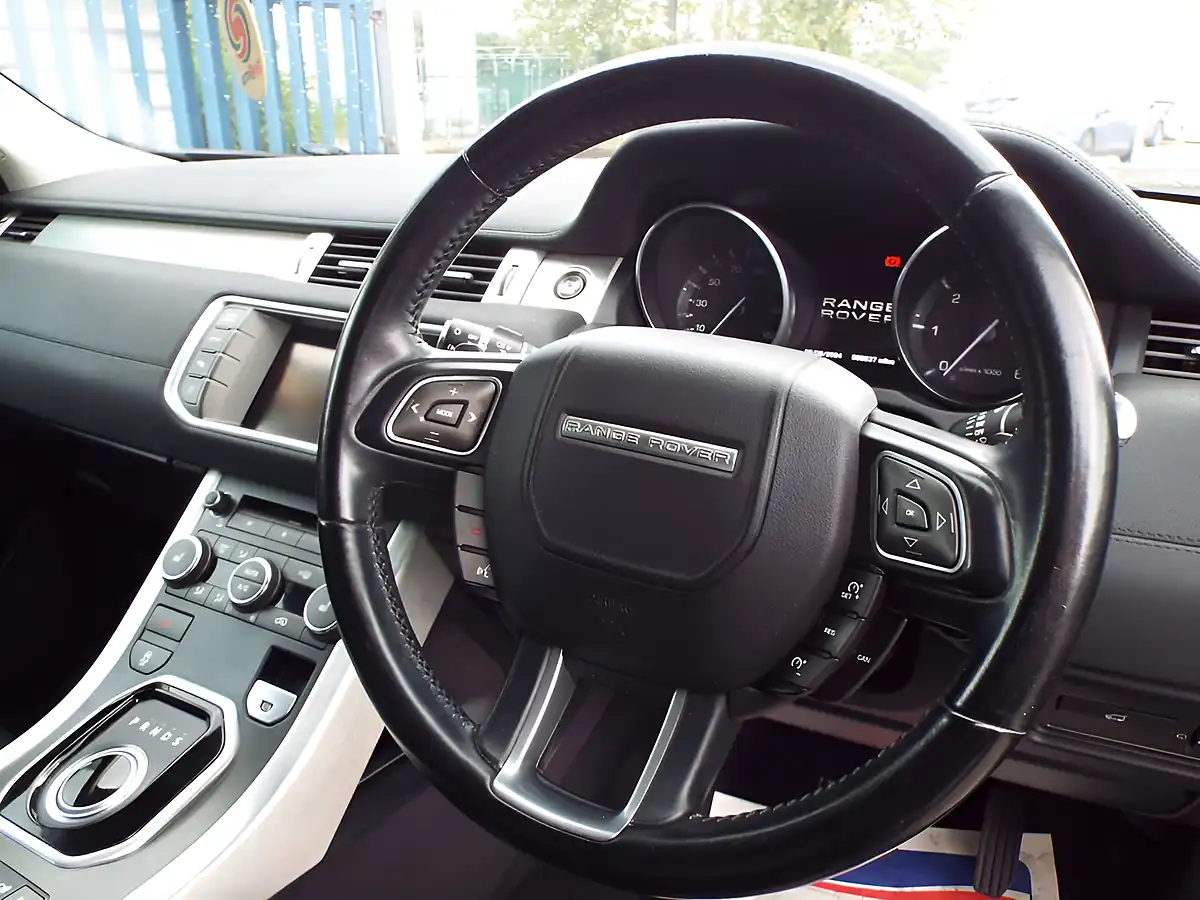 Used 2013 Land Rover Range Rover Evoque Pure Black - Interior and Exterior details 20
