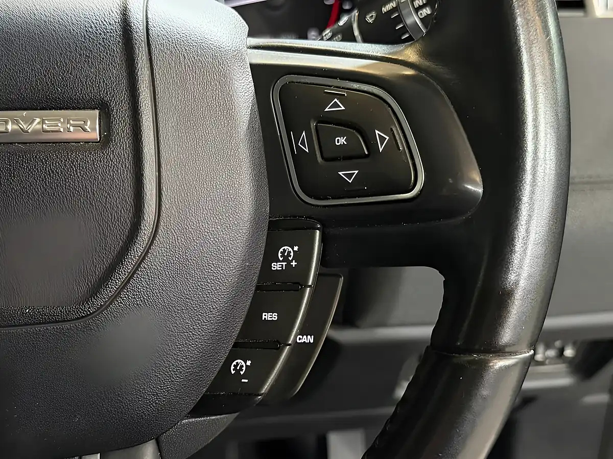 Used 2013 Land Rover Range Rover Evoque Pure Black - Interior and Exterior details 14