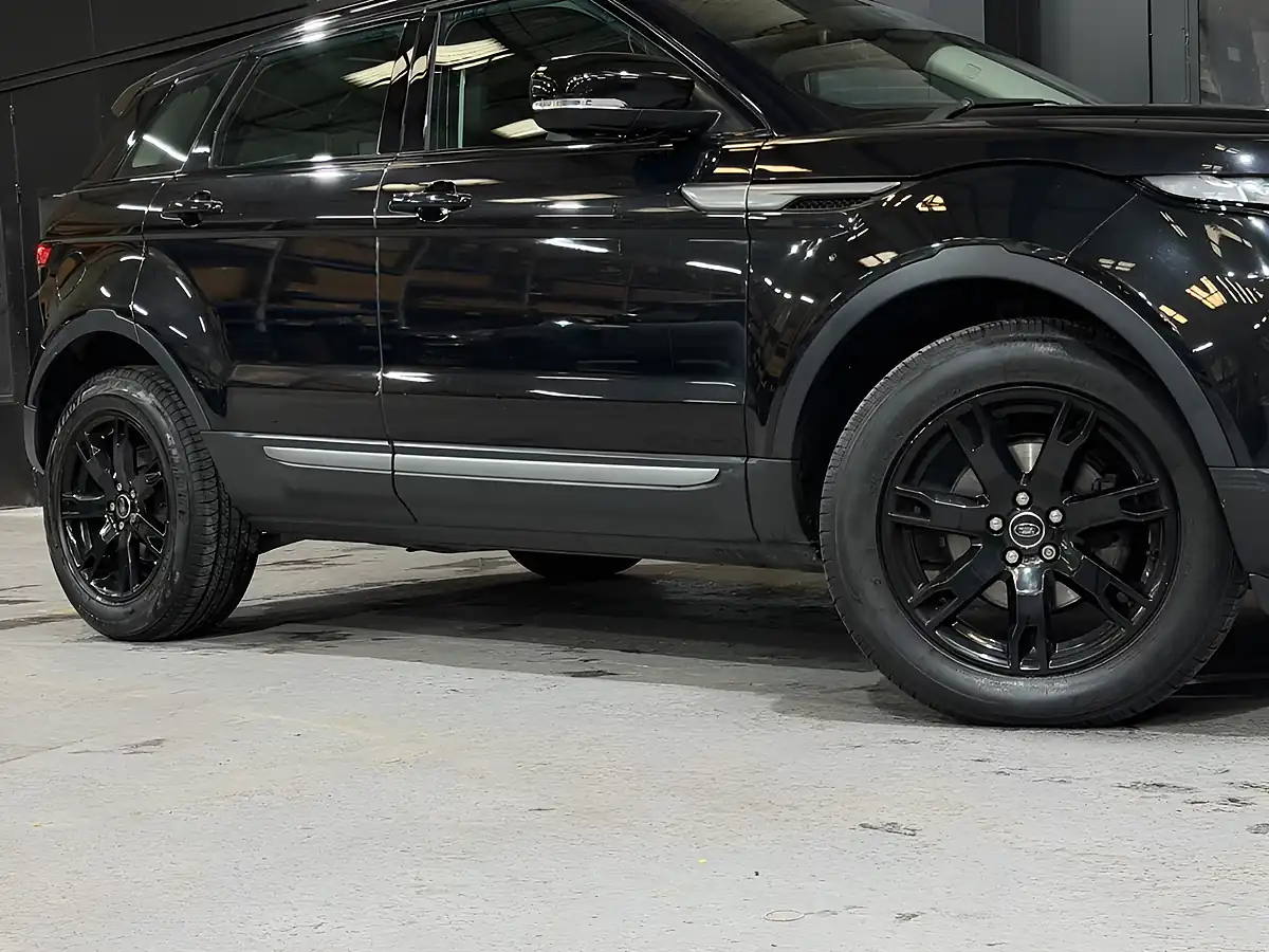 Used 2013 Land Rover Range Rover Evoque Pure Black - Interior and Exterior details 20