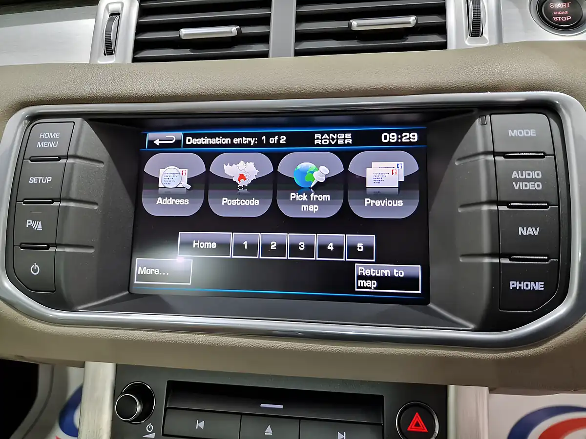 Used 2013 Land Rover Range Rover Evoque Pure Firenze Red - Interior and Exterior details 13