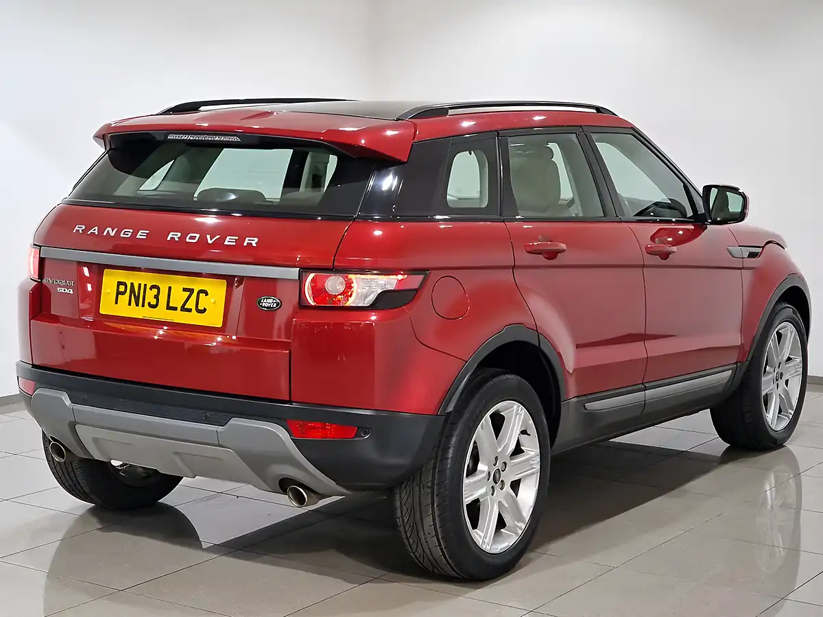Used 2013 Land Rover Range Rover Evoque Pure Firenze Red - Interior and Exterior details 6