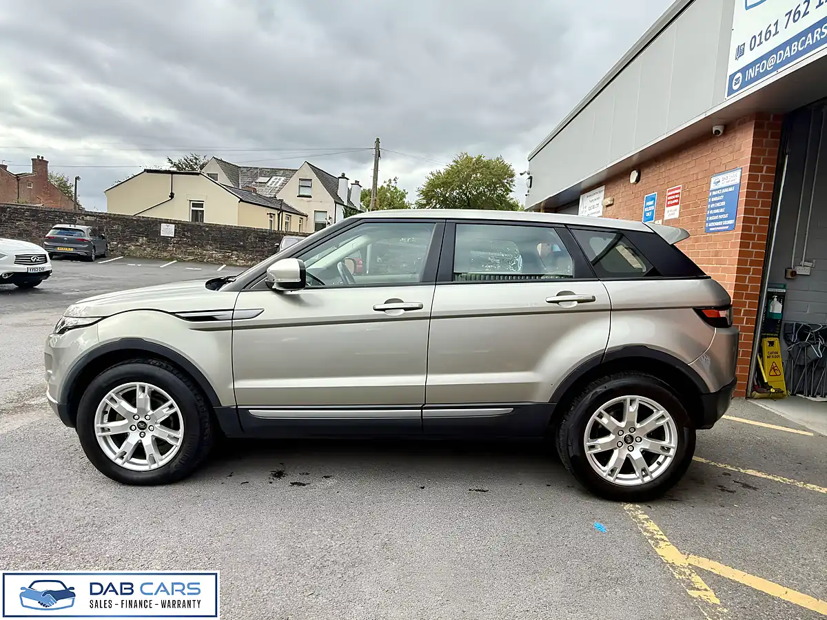 Used 2013 Land Rover Range Rover Evoque Pure Gold - Interior and Exterior details 4