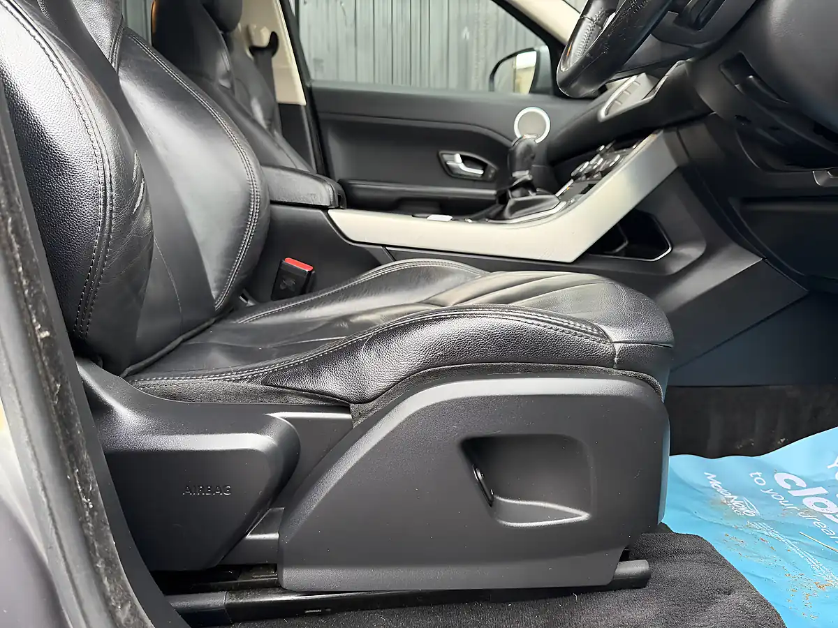 Used 2013 Land Rover Range Rover Evoque Pure Grey - Interior and Exterior details 12