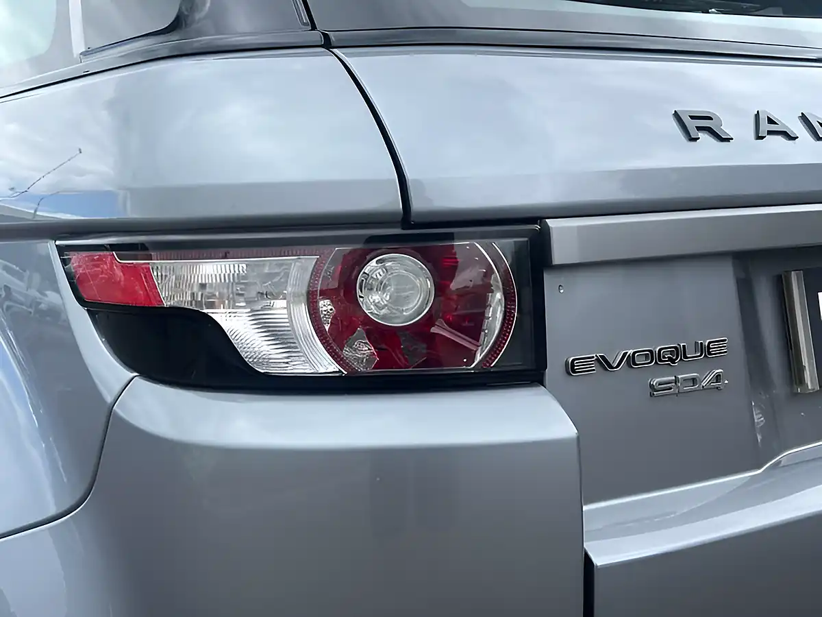 Used 2013 Land Rover Range Rover Evoque Pure Grey - Interior and Exterior details 18