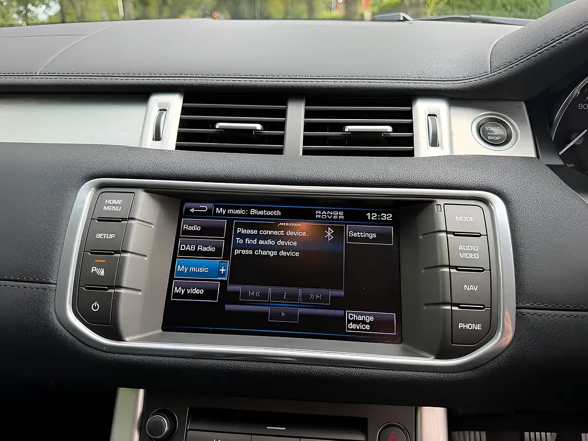 Used 2013 Land Rover Range Rover Evoque Pure Grey - Interior and Exterior details 16