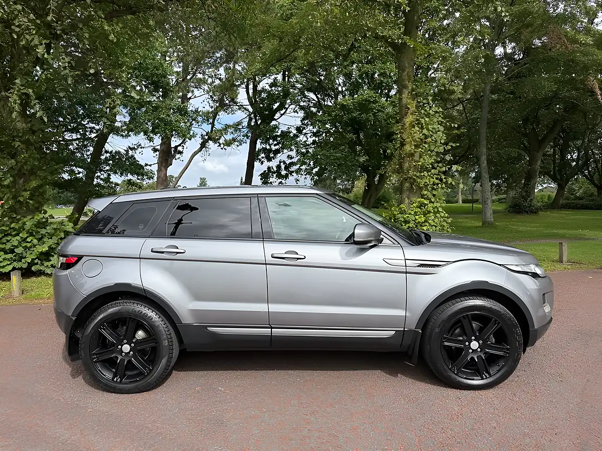 Used 2013 Land Rover Range Rover Evoque Pure Grey - Interior and Exterior details 2