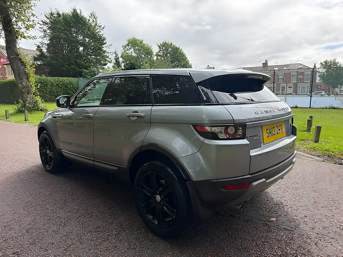 Used 2013 Land Rover Range Rover Evoque Pure Grey - Interior and Exterior details 5