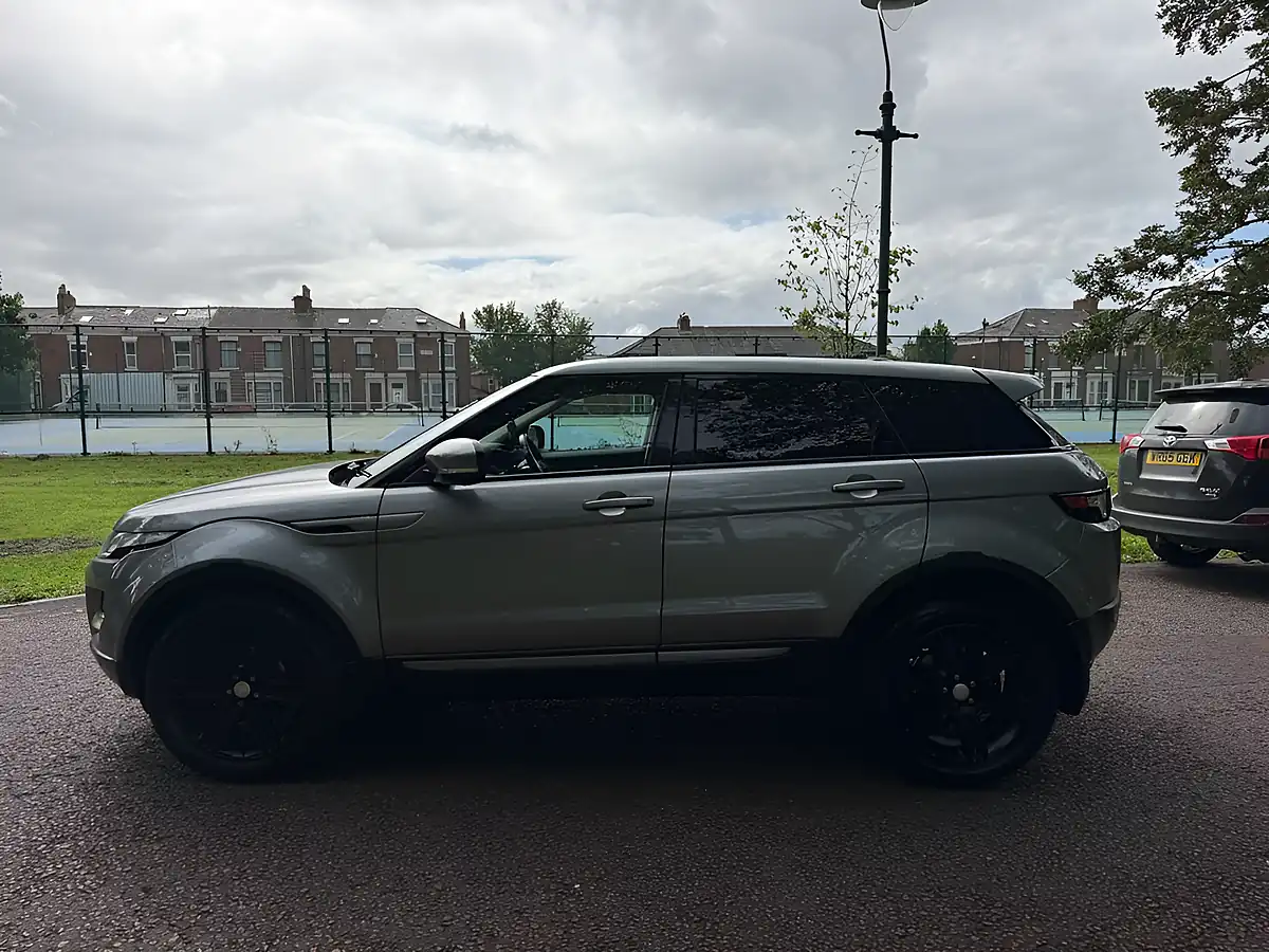 Used 2013 Land Rover Range Rover Evoque Pure Grey - Interior and Exterior details 6