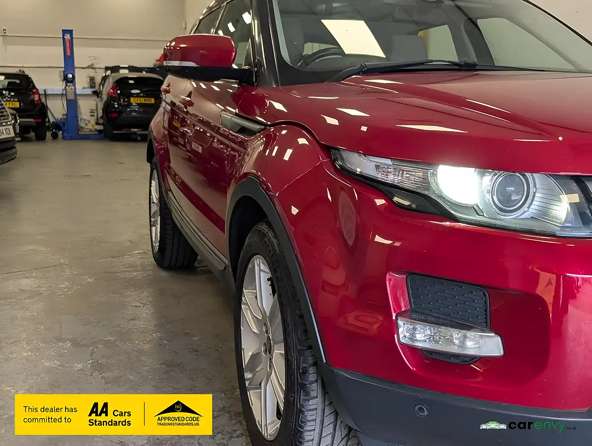 Used 2013 Land Rover Range Rover Evoque Pure Red - Interior and Exterior details 2