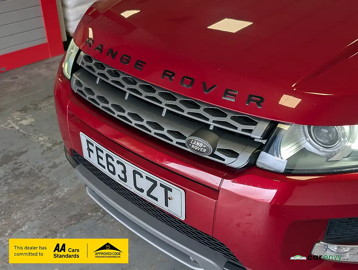 Used 2013 Land Rover Range Rover Evoque Pure Red - Interior and Exterior details 4
