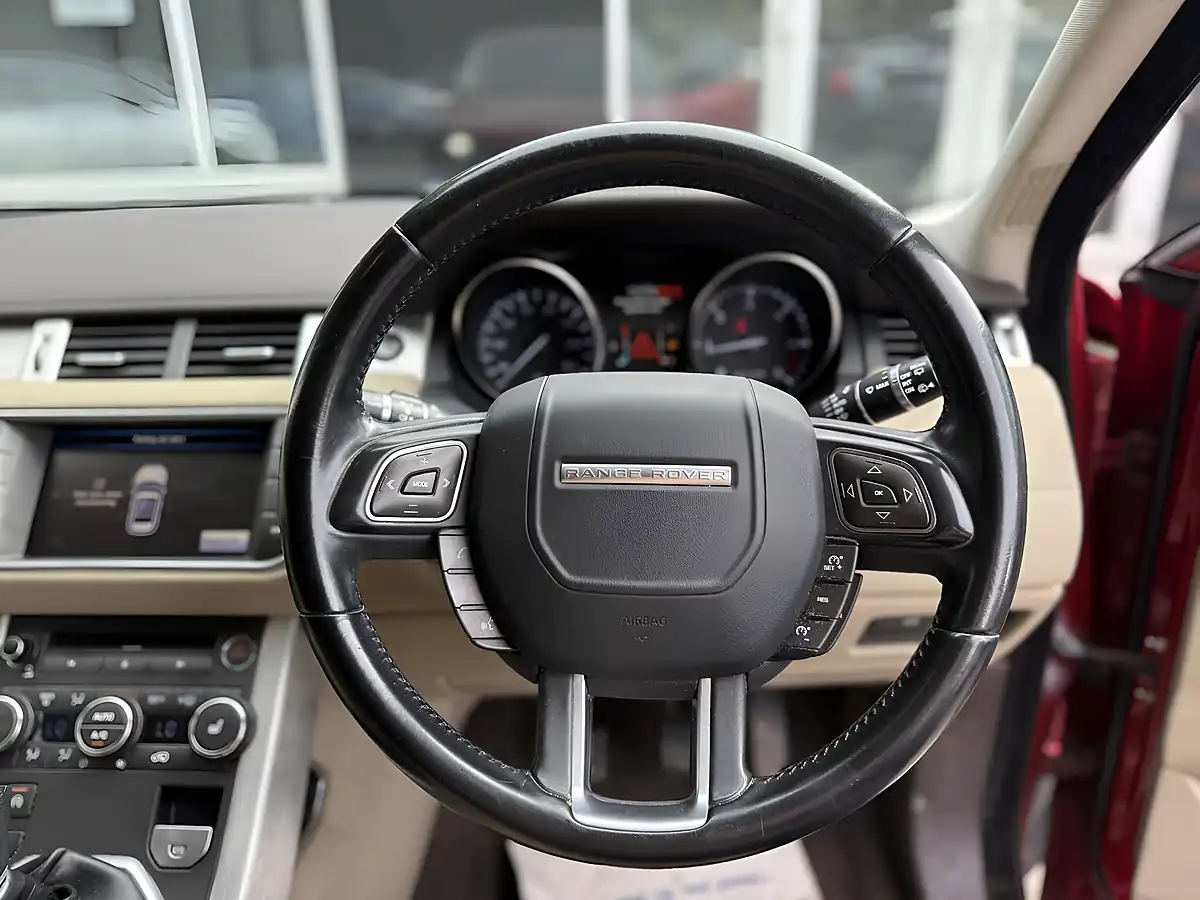 Used 2013 Land Rover Range Rover Evoque Pure Red - Interior and Exterior details 13