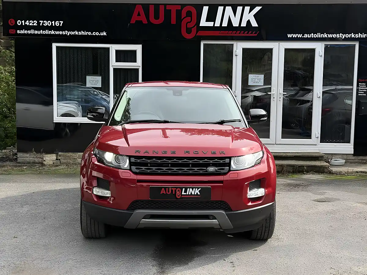 Used 2013 Land Rover Range Rover Evoque Pure Red - Interior and Exterior details 5