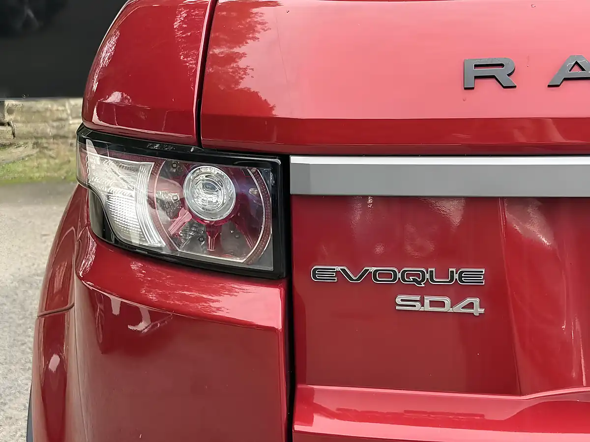 Used 2013 Land Rover Range Rover Evoque Pure Red - Interior and Exterior details 8