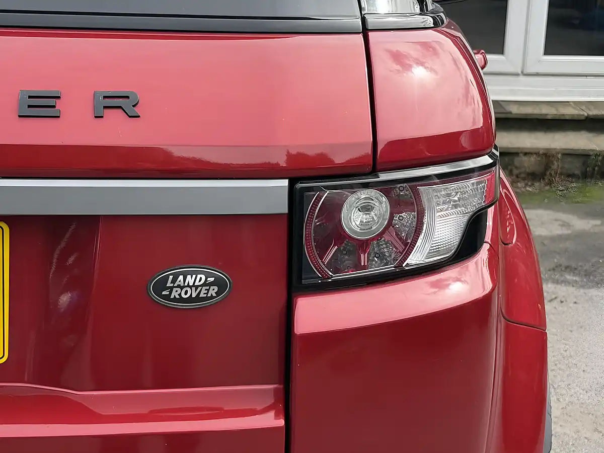 Used 2013 Land Rover Range Rover Evoque Pure Red - Interior and Exterior details 9