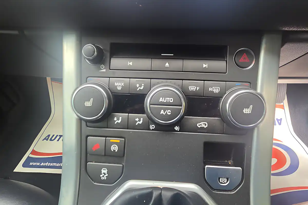 Used 2013 Land Rover Range Rover Evoque Pure Tech Black - Interior and Exterior details 18