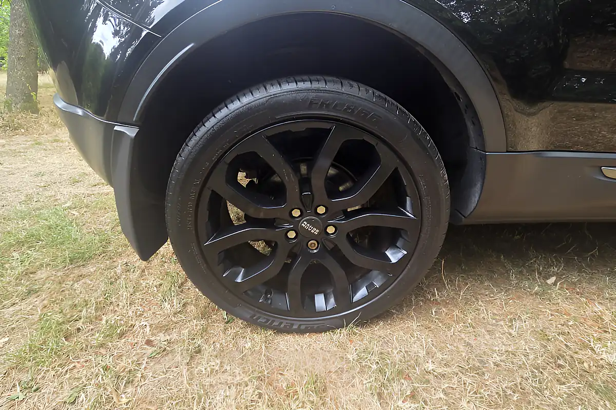 Used 2013 Land Rover Range Rover Evoque Pure Tech Black - Interior and Exterior details 7