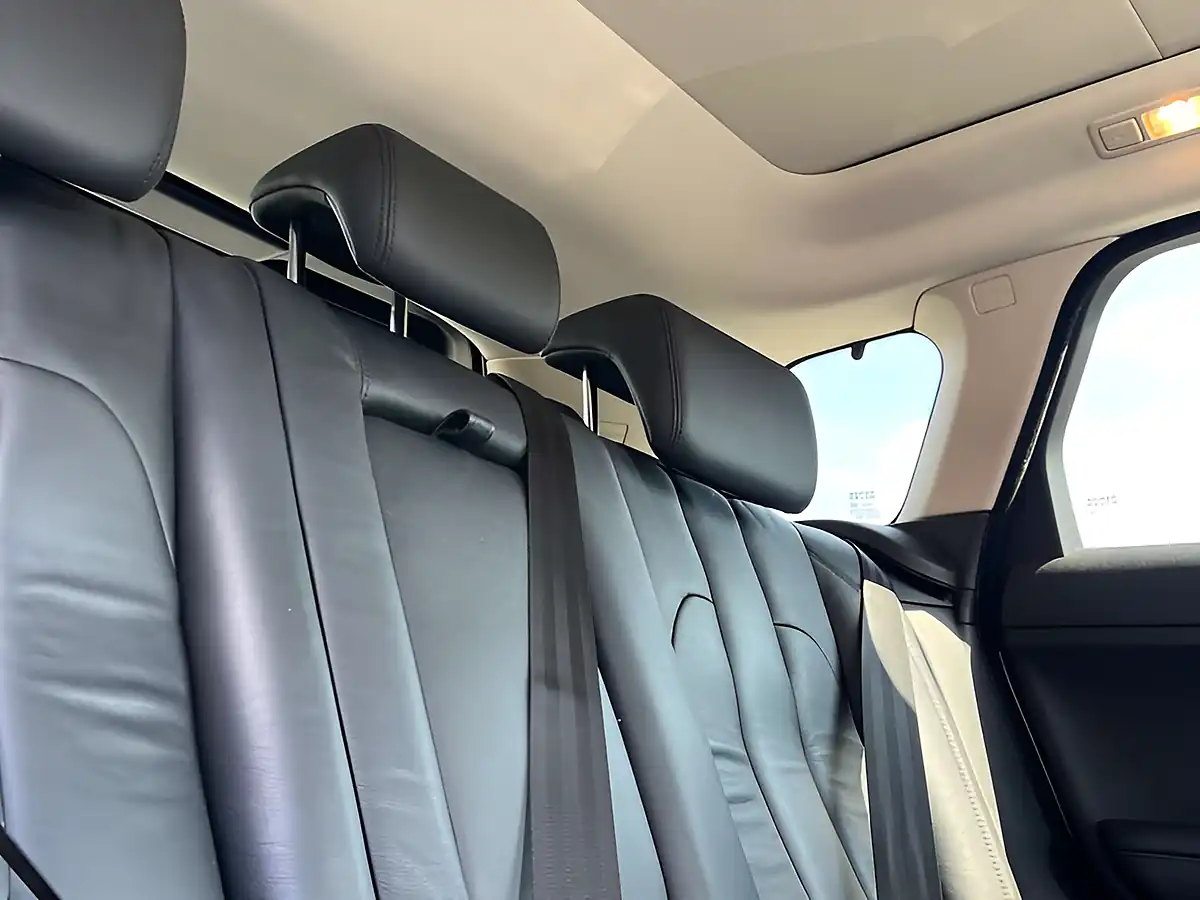 Used 2013 Land Rover Range Rover Evoque Pure Tech Fuji White - Interior and Exterior details 15